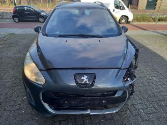 Damaged car Peugeot 308  2011/5