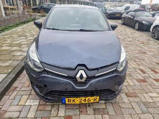 Vaurioauto  passenger cars Renault Clio 0.9 TCE LIMITED 2017/12