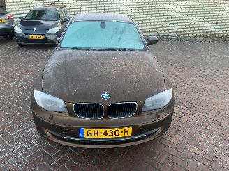 uszkodzony samochody osobowe BMW 1-serie 123D HIHG EXECUTIVE 2010/9