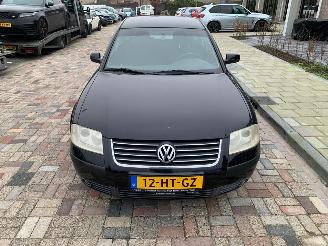 skadebil auto Volkswagen Passat 1.6 trendline 2001/11