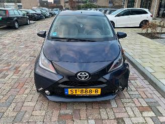 Voiture accidenté Toyota Aygo 1.0 vvt-i x nav 2018/6