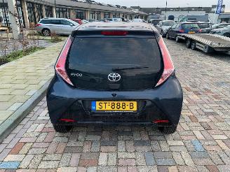 Toyota Aygo 1.0 vvt-i x nav picture 5