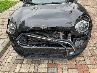 damaged passenger cars Mini Countryman  2018/3