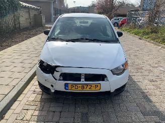 Auto incidentate Mitsubishi Colt  2012/8