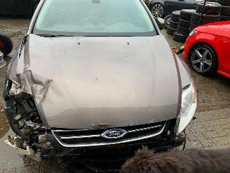 Schadeauto Ford Mondeo 1.6 TDCI ECOnetec 2012/10