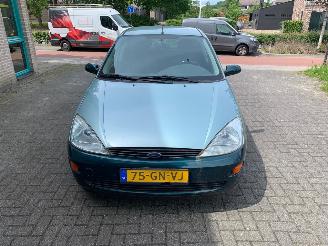Unfallwagen Ford Focus 1.6 16V 2001/1