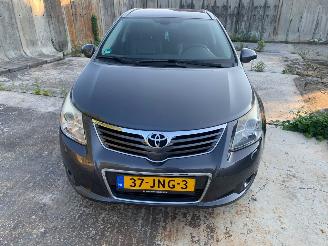 damaged passenger cars Toyota Avensis 2.0 VTTi EXECUTIVE BUSINESS AUTOMAAT 2009/7