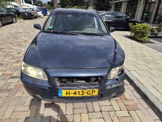 Damaged car Volvo S-60 2.5 T KINETIC 2005/10