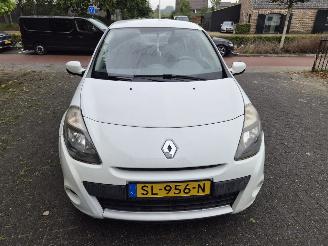 Unfallwagen Renault Clio 1.2 collection 2011/12