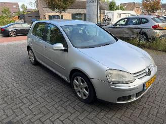 Volkswagen Golf 1.6 FSI picture 3