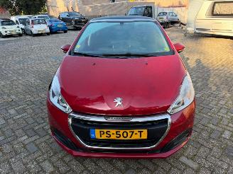 Vaurioauto  passenger cars Peugeot 208 1.6 BLUE HDI ALLURE 2016/5