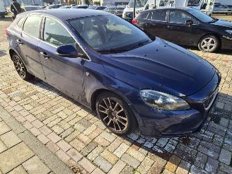 Volvo V-40 2.0 D2 OCEAN RACE picture 2