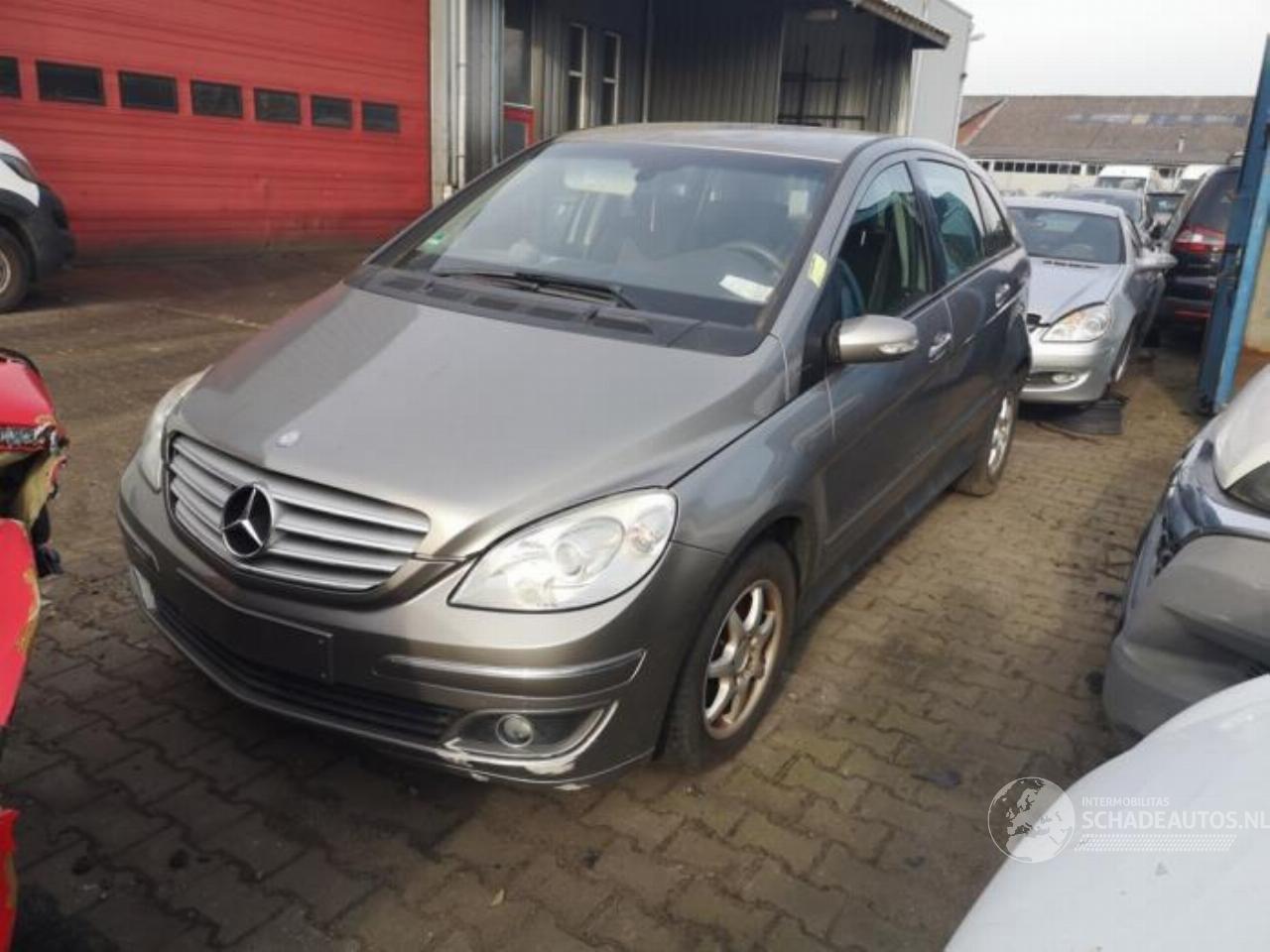 Mercedes B-klasse B (W245), Hatchback, 2005 / 2011 1.7 B-170 16V