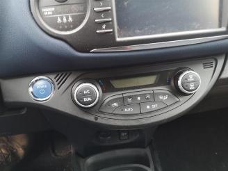 Toyota Yaris Yaris III (P13), Hatchback, 2010 / 2020 1.5 16V Hybrid picture 11