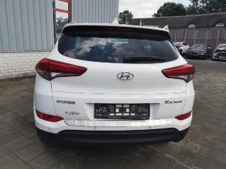 Vrakbiler auto Hyundai Tucson Tucson (TL), SUV, 2015 1.6 GDi 16V 2WD 2018