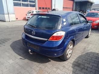 Opel Astra Astra H (L48), Hatchback 5-drs, 2004 / 2010 1.4 16V Twinport picture 3