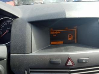 Opel Astra Astra H (L48), Hatchback 5-drs, 2004 / 2010 1.4 16V Twinport picture 10