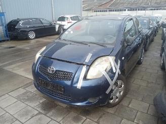 Toyota Yaris Yaris II (P9), Hatchback, 2005 / 2014 1.3 16V VVT-i picture 3
