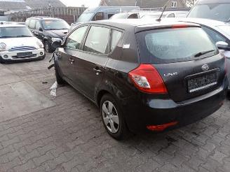 Kia Cee d Cee'd (EDB5), Hatchback 5-drs, 2006 / 2012 1.6 CVVT 16V picture 3