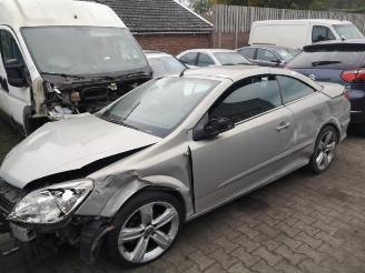 Vrakbiler auto Opel Astra Astra H Twin Top (L67), Cabrio, 2005 / 2010 1.8 16V 2009/0