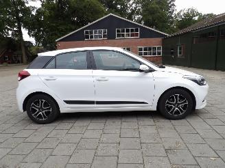 Unfallwagen Hyundai I-20 1.0 T-GDI 5-drs Navi 2017/7