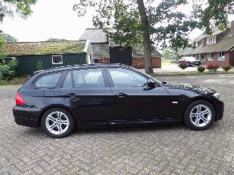 Coche accidentado BMW 3-serie 318I automaat station 2011/5