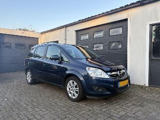 krockskadad bil auto Opel Zafira  2011/9