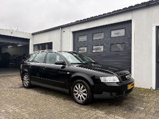 krockskadad bil auto Audi A6 avant  2003/6