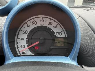 Peugeot 107 1.0-12V Urban Move picture 9