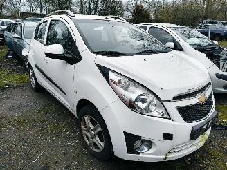 damaged passenger cars Chevrolet Spark Chevrolet Spark 1.0 16V LE 2011 2011/1