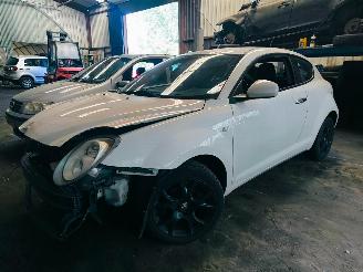 skadebil auto Alfa Romeo Montreal Alfa Romeo MiTo 1.4 2008/1