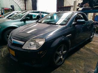 krockskadad bil auto Opel Tigra Opel Tigra TwinTop 1.4-16V Linea Rosso 2006/1