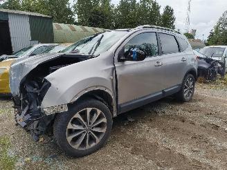 Schadeauto Nissan Qashqai+2 Quashqai+2 2.0 Optima 2010/1