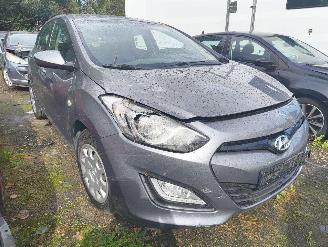 Uttjänta bilar auto Hyundai I-30 CW 1.4i i-Motion Business 2012/5