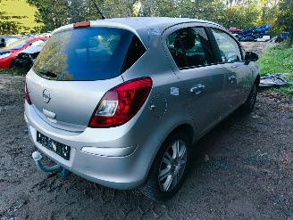 Coche siniestrado Opel Corsa 1.4-16V \'111\' Edition 2011/2