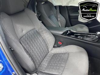 Toyota C-HR C-HR (X1,X5), SUV, 2016 2.0 16V Hybrid picture 19