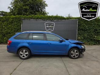 krockskadad bil auto Skoda Octavia Octavia Combi (5EAC), Combi 5-drs, 2012 / 2020 1.6 TDI Greenline 16V 2014/5