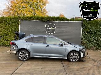 Salvage car Toyota Corolla Corolla (E21), Sedan, 2019 1.8 VVTi 16V Hybrid 2020/5