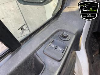 Opel Vivaro Vivaro, Van, 2014 / 2019 1.6 CDTI BiTurbo 120 picture 16