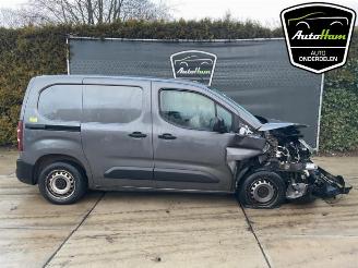 Vrakbiler auto Peugeot Partner Partner (EA//EF/EN/EU), Van, 2018 1.5 BlueHDi 75 2020/6