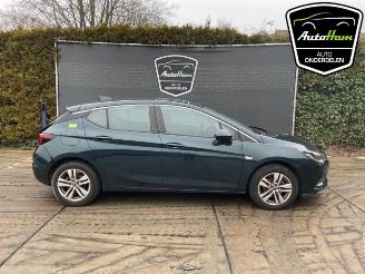 Coche siniestrado Opel Astra Astra K, Hatchback 5-drs, 2015 / 2022 1.0 Turbo 12V 2017/6