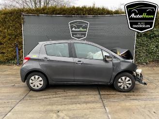Vrakbiler auto Toyota Yaris Yaris III (P13), Hatchback, 2010 / 2020 1.0 12V VVT-i 2013/7