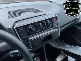 Volkswagen Up! Up! (121), Hatchback, 2011 1.0 12V 60 picture 18