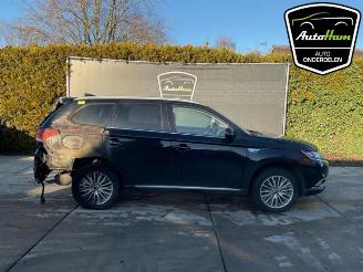 Mitsubishi Outlander Outlander (GF/GG), SUV, 2012 / 2022 2.4 16V PHEV 4x4 picture 1