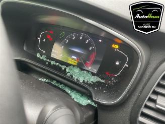 Renault Mégane Megane IV Estate (RFBK), Combi 5-drs, 2016 1.3 TCE 160 16V picture 16