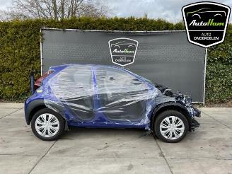 Vrakbiler auto Toyota Aygo Aygo X, Hatchback, 2022 1.0 12V VVT-i 2024/11