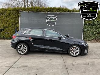 Vrakbiler auto Audi A3 A3 Sportback (8YA), Hatchback 5-drs, 2019 1.0 30 TFSI 12V Mild hybrid 2022/3