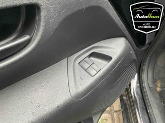 Peugeot 108 108, Hatchback, 2014 1.0 12V VVT-i picture 19