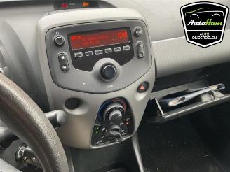 Peugeot 108 108, Hatchback, 2014 1.0 12V VVT-i picture 18