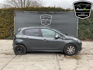 Vrakbiler auto Peugeot 208 208 I (CA/CC/CK/CL), Hatchback, 2012 / 2019 1.2 Vti 12V PureTech 82 2016/1